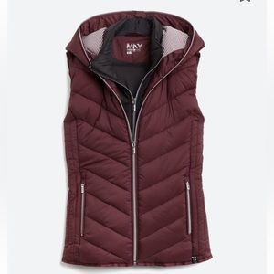 Stitch Fix - Andrew Marc Performance - Elly puffer vest - Burgundy - XL